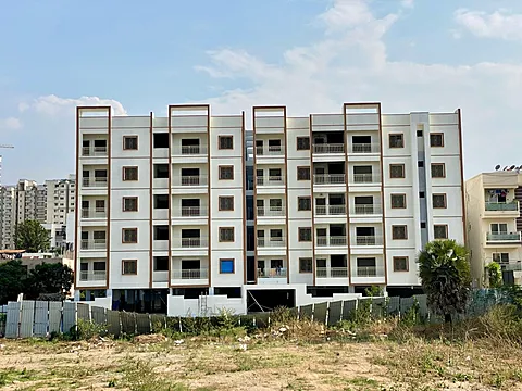 Ready-to-Move 2 & 3BHK Luxury Flats – Move In Today!