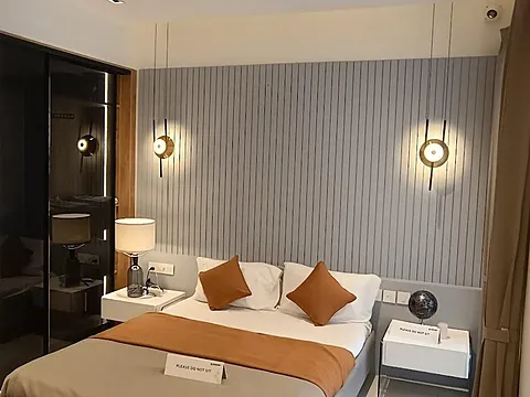 Modern 2 BHK Flat with Excellent Connectivity