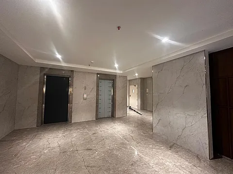 Spacious 4 BHK Luxury Apartment