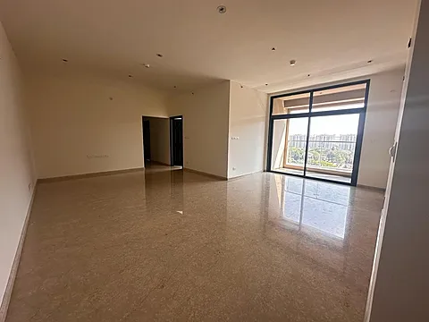 Spacious 4 BHK Luxury Apartment