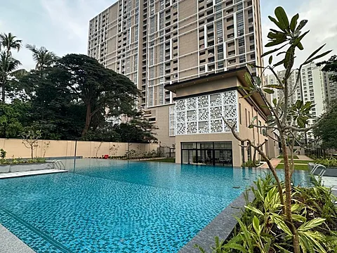 Spacious 4 BHK Luxury Apartment