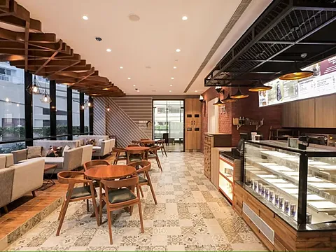 Modern 2 BHK Flat with Excellent Connectivity