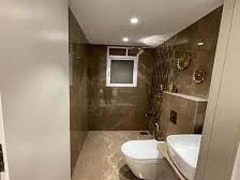 Spacious 4 BHK Luxury Apartment