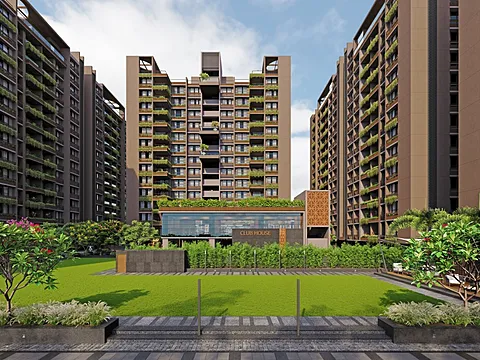 Modern 4 BHK Flat with Excellent Connectivity