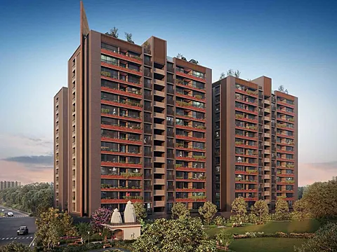 Spacious 4 BHK Luxury Apartment