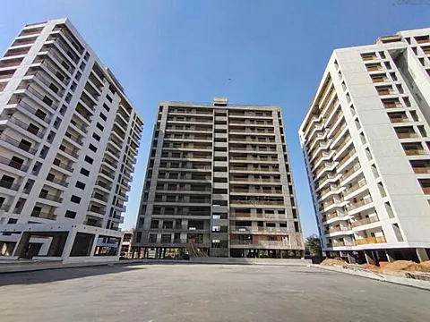 Luxurious 3 BHK Apartment