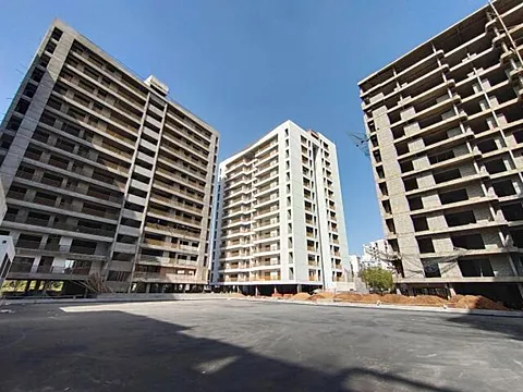 Luxurious 3 BHK Apartment
