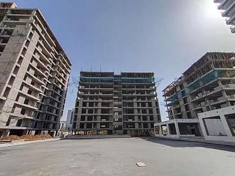 Spacious 4 BHK Luxury Apartment