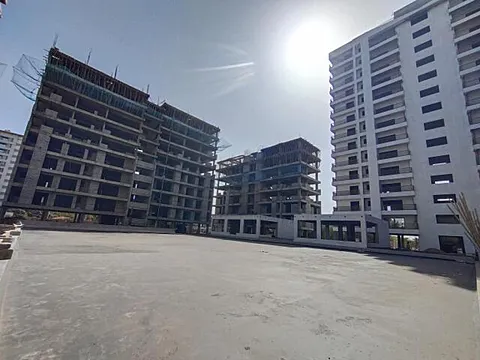 Spacious 4 BHK Luxury Apartment