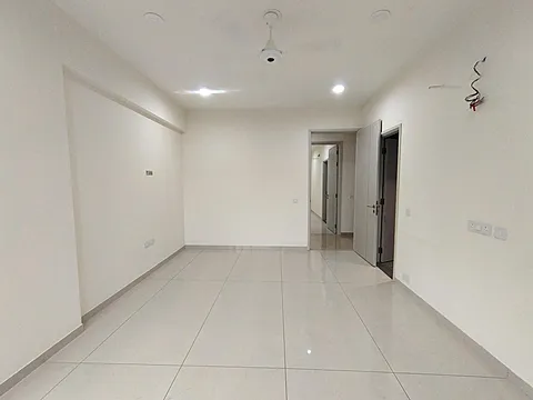 Spacious 4 BHK Luxury Apartment