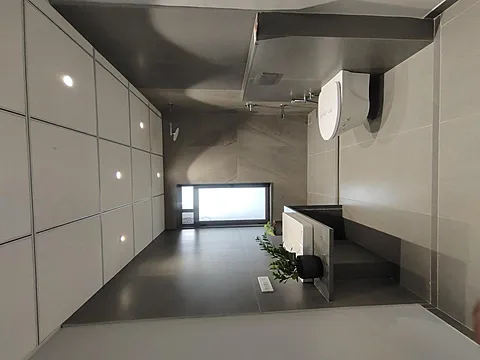 Spacious 4 BHK Luxury Apartment