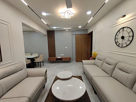 Spacious 4 BHK Luxury Apartment