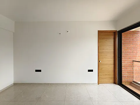 Ready To Move Spacious 3BHK Apartment