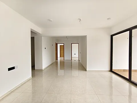 Spacious 4 BHK Luxury Apartment