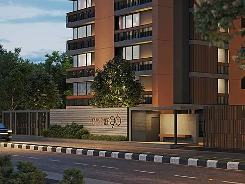 Modern 5 BHK Flat with Excellent Connectivity