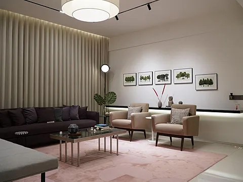 Modern 5 BHK Flat with Excellent Connectivity