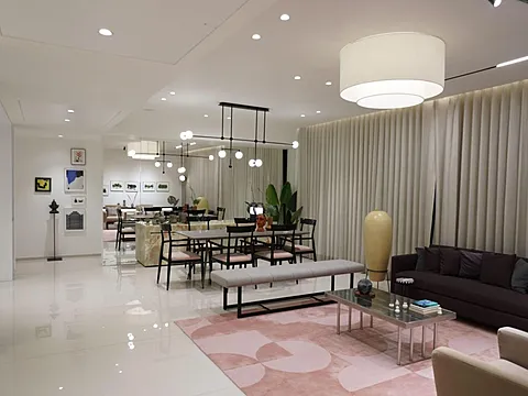Spacious 5 BHK Luxury Apartment