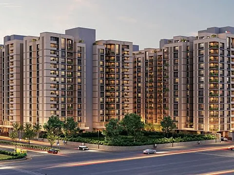 Spacious 4 BHK Luxury Apartment