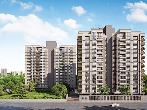 Spacious 4 BHK Luxury Apartment