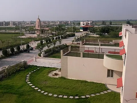 Modern 3 BHK Villa with Excellent Connectivity