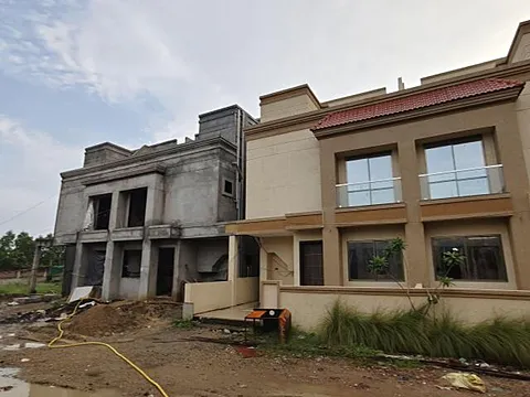 Modern 3 BHK Villa with Excellent Connectivity