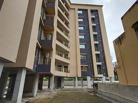 Spacious 3 BHK Luxury Apartment