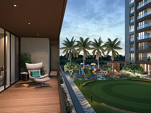 Modern 4 BHK Flat with Excellent Connectivity