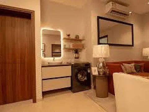 Modern 2 BHK Flat with Excellent Connectivity