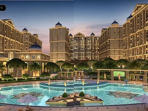Modern 5 BHK Flat with Excellent Connectivity