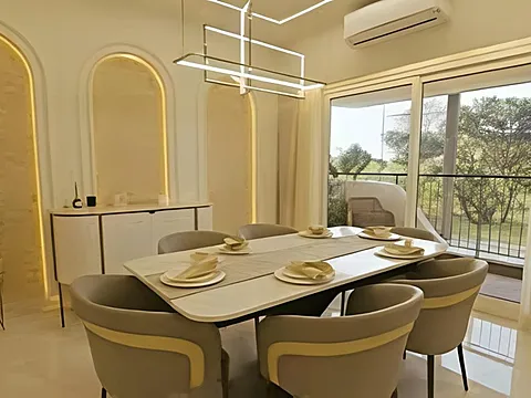 Spacious 4 BHK Luxury Apartment