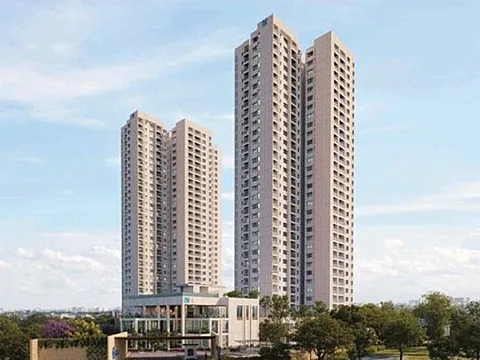 Spacious 4 BHK Luxury Apartment