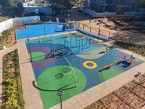 Modern 4 BHK Villa with Excellent Connectivity