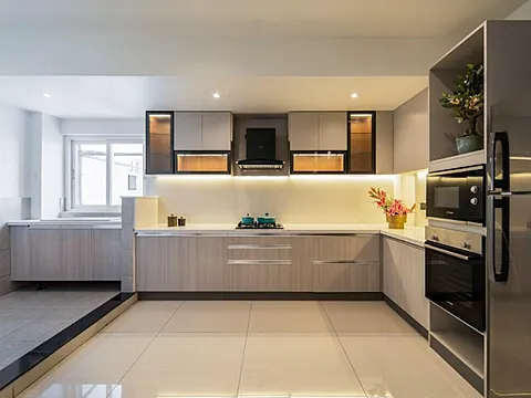 Spacious 4 BHK Luxury Apartment
