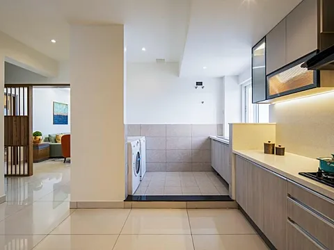 Spacious 4 BHK Luxury Apartment