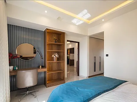 Spacious 4 BHK Luxury Apartment