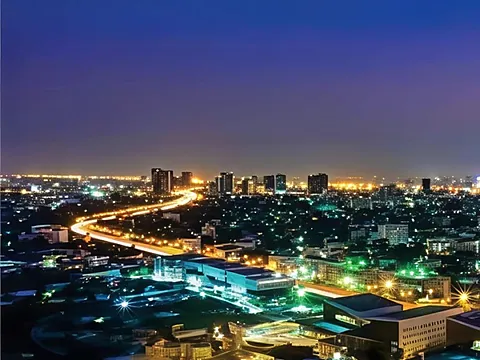 Modern 2 BHK Flat with Excellent Connectivity