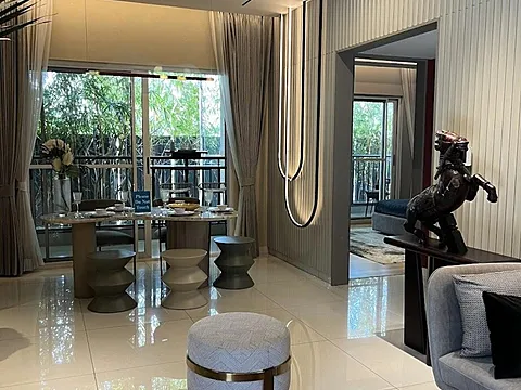 Spacious 4 BHK Luxury Apartment For Sale