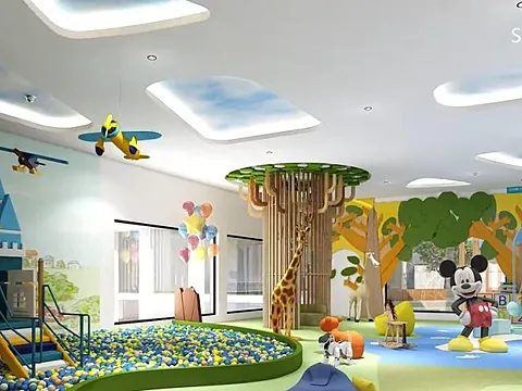 Modern 5 BHK Flat with Excellent Connectivity
