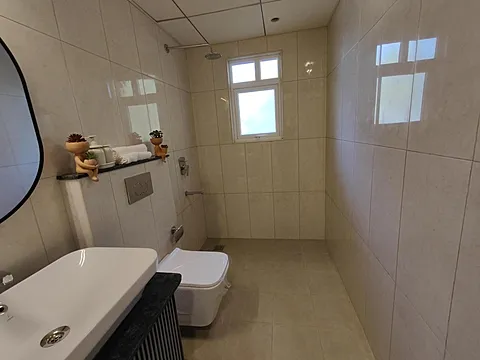 Modern 2 BHK Flat with Excellent Connectivity