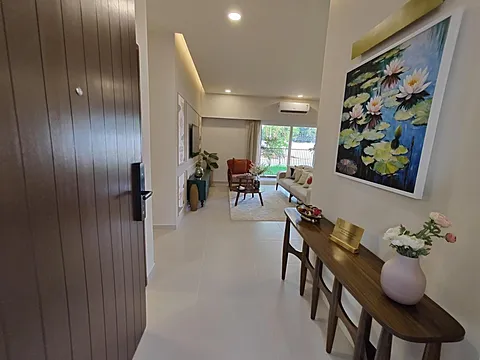 Spacious 4 BHK Luxury Apartment
