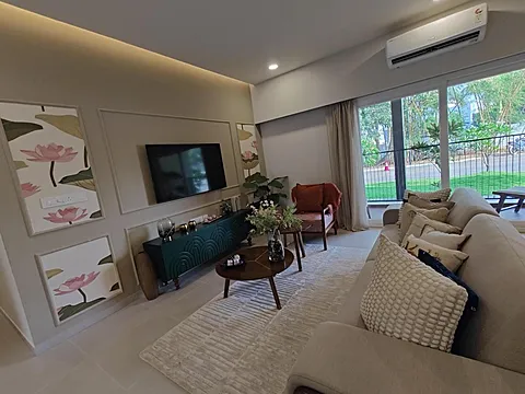 Spacious 4 BHK Luxury Apartment