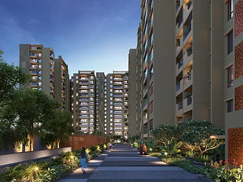 Spacious 4 BHK Luxury Apartment