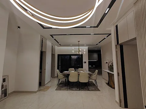 Spacious 4 BHK Luxury Apartment