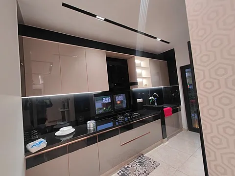 Spacious 4 BHK Luxury Apartment