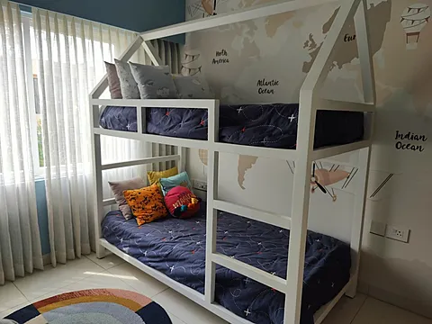 Modern 2 BHK Flat with Excellent Connectivity