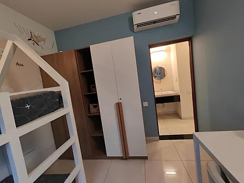 Modern 2 BHK Flat with Excellent Connectivity