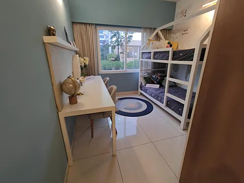 Spacious 4 BHK Luxury Apartment