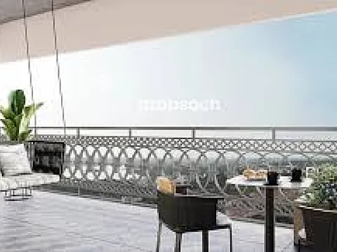 Modern 5 BHK Flat with Excellent Connectivity