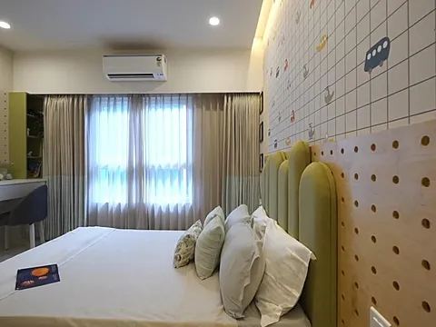 Modern 2 BHK Flat with Excellent Connectivity