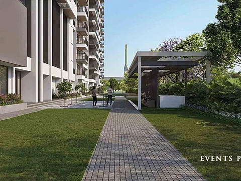 Modern 6 BHK Flat with Excellent Connectivity